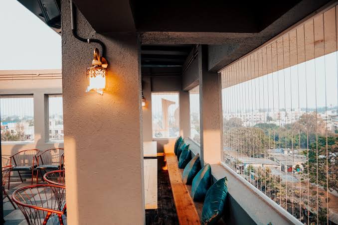 Aura Dining Daylight Terrace